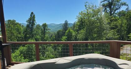 Private Cabin • Hot Tub • 2 Kings
