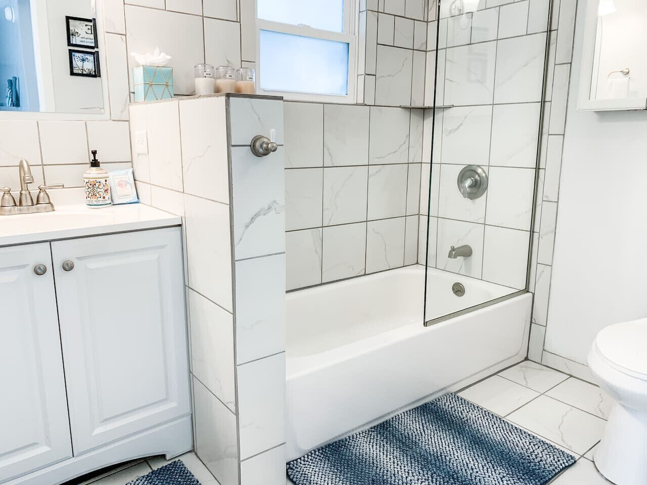 Combined shower/tub, hair dryer