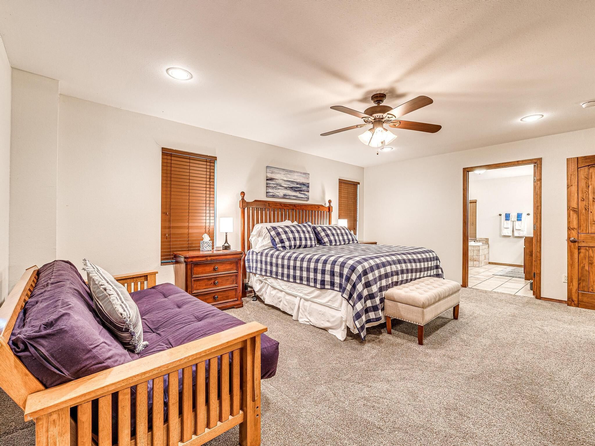 3 間睡房、可攜式嬰兒床、免費 Wi-Fi、床單