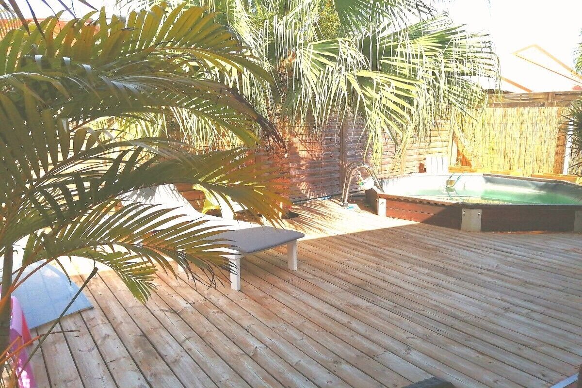 Baignoire à remous extérieure