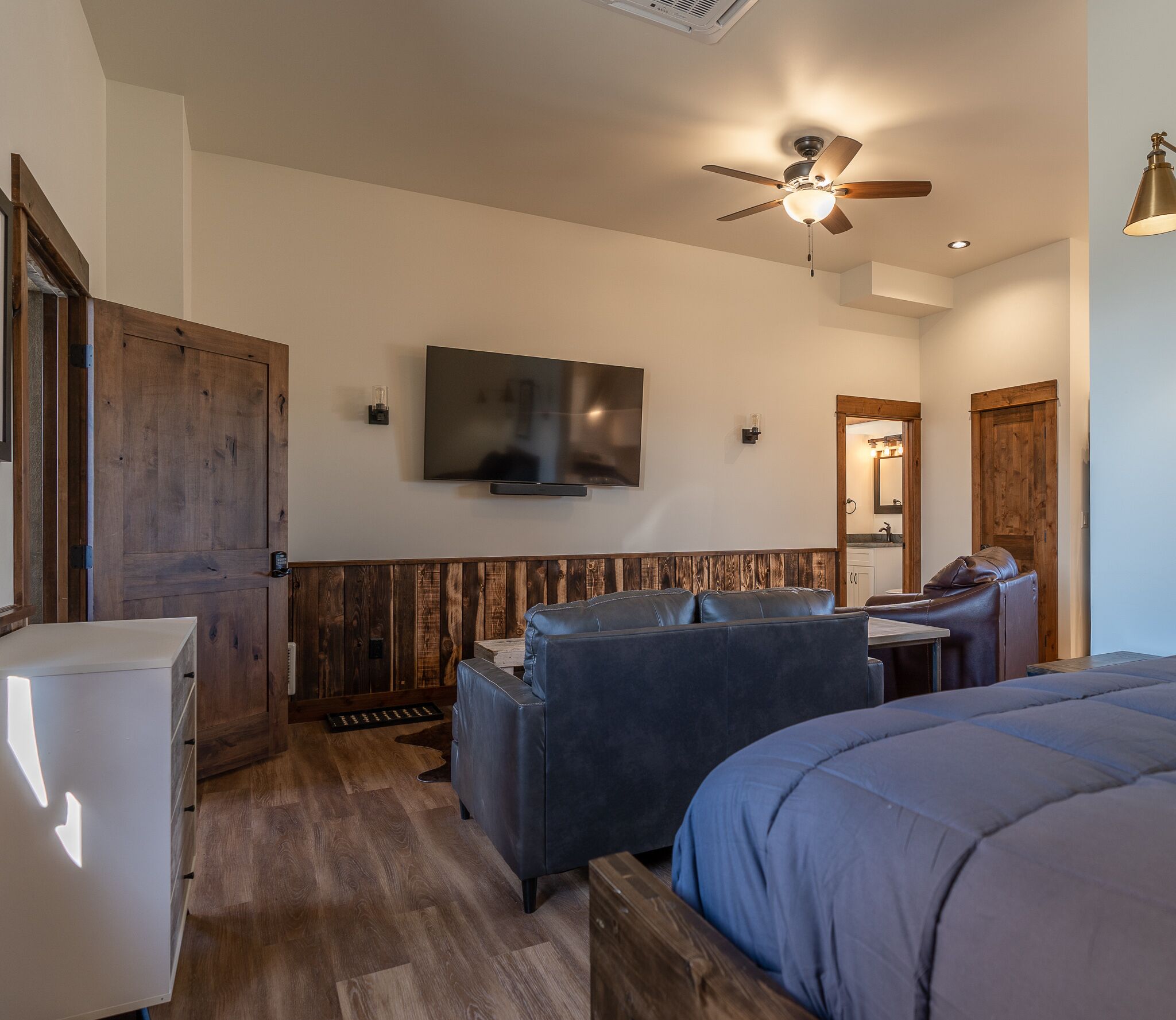 Mountain View Mins from Chico Hot Springs, Sage Resort, and 30 mins Yellowstone