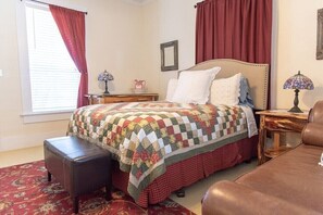 3 bedrooms, desk, iron/ironing board, free WiFi