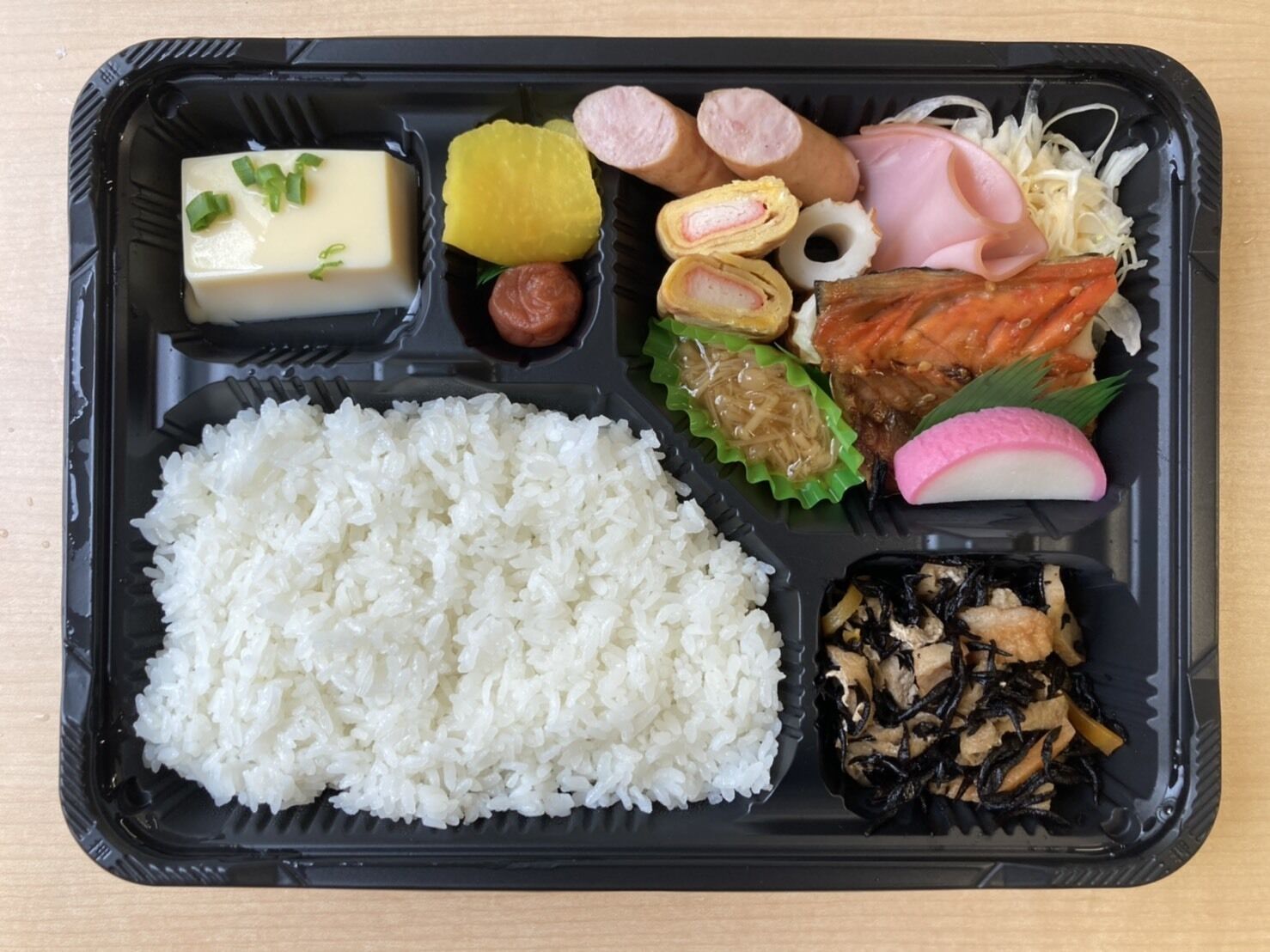 daily to-go breakfast (jpy 800 per person)