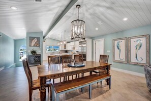 Unclassified image, 5 of 42, button - P18 - Spectacular 4 bedroom home with dockage and oversized private pool in Key Colony! (Key Colony Beach)