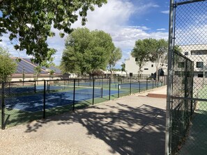 Sport court - 20- St George Resort 2 Queen, Pool, Hot Tub, Pickle ball (St. George)