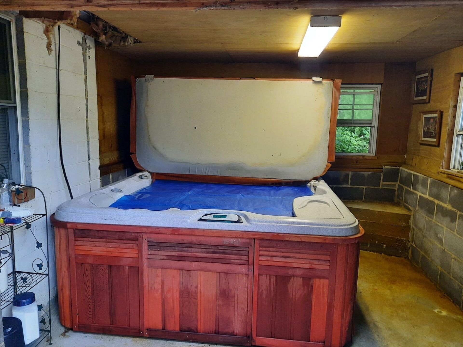 House / hot tub/pet friendly 