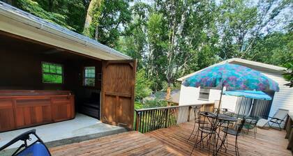 House / hot tub/pet friendly