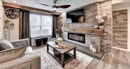 Rustic Comfort near Downtown/ Midtown