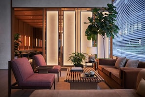 2 bares o lounges 