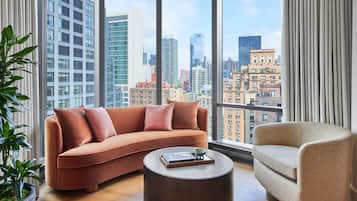 Hochwertige Bettwaren, Daunenbettdecken, Minibar, Zimmersafe