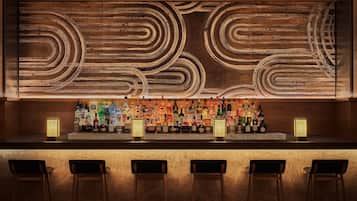 Bar (trong khuôn viên)