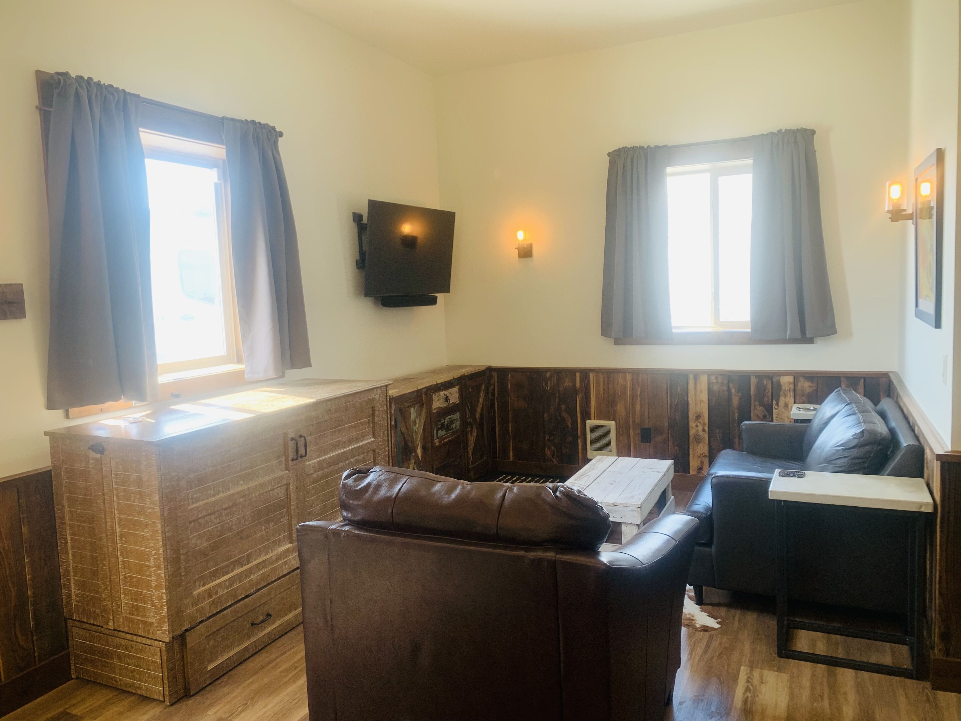 Private 2BR Suite Breathtaking Mountain View mins from hot springs & Yellowstone