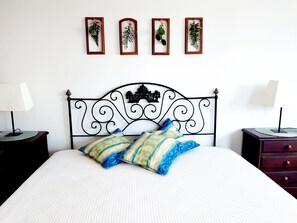 4 quartos, ferros/tábuas de passar roupa, Wi-Fi, roupa de cama