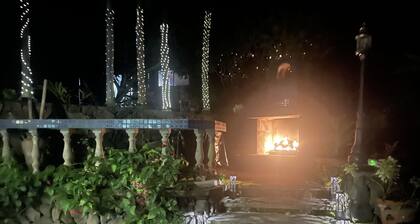 Private cottage above Kona surrounded by coffee farms.