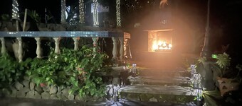 Private cottage above Kona surrounded by coffee farms.