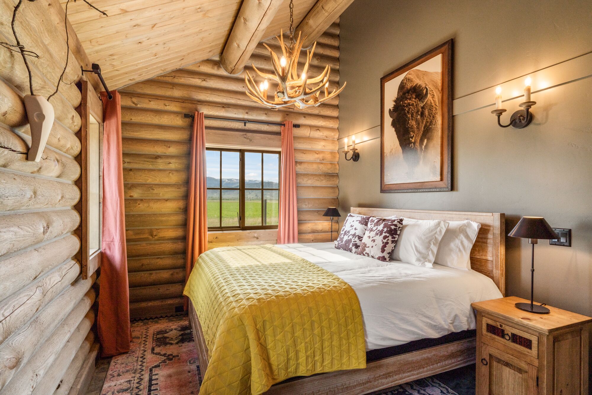 Beautiful Log Cabin Near Yellowstone Park