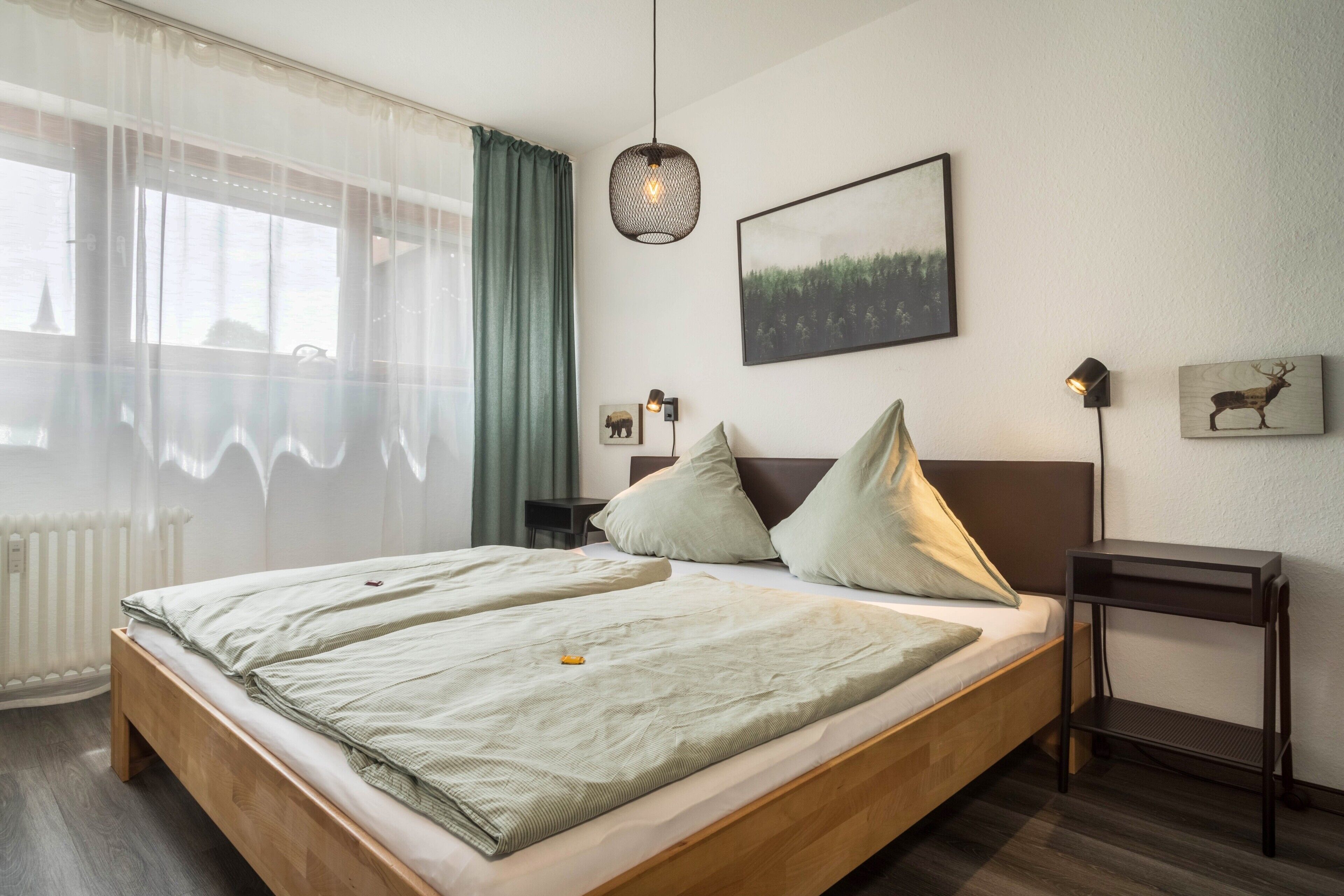 1 slaapkamer, een strijkplank/strijkijzer, gratis wifi, beddengoed