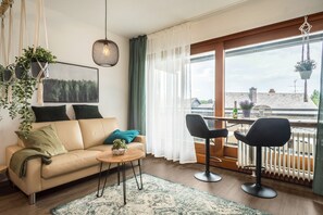 TV, ping pong, stereo - Cosy Apartment 40 with Garden View, Wi-Fi and Balcony (Schönwald)