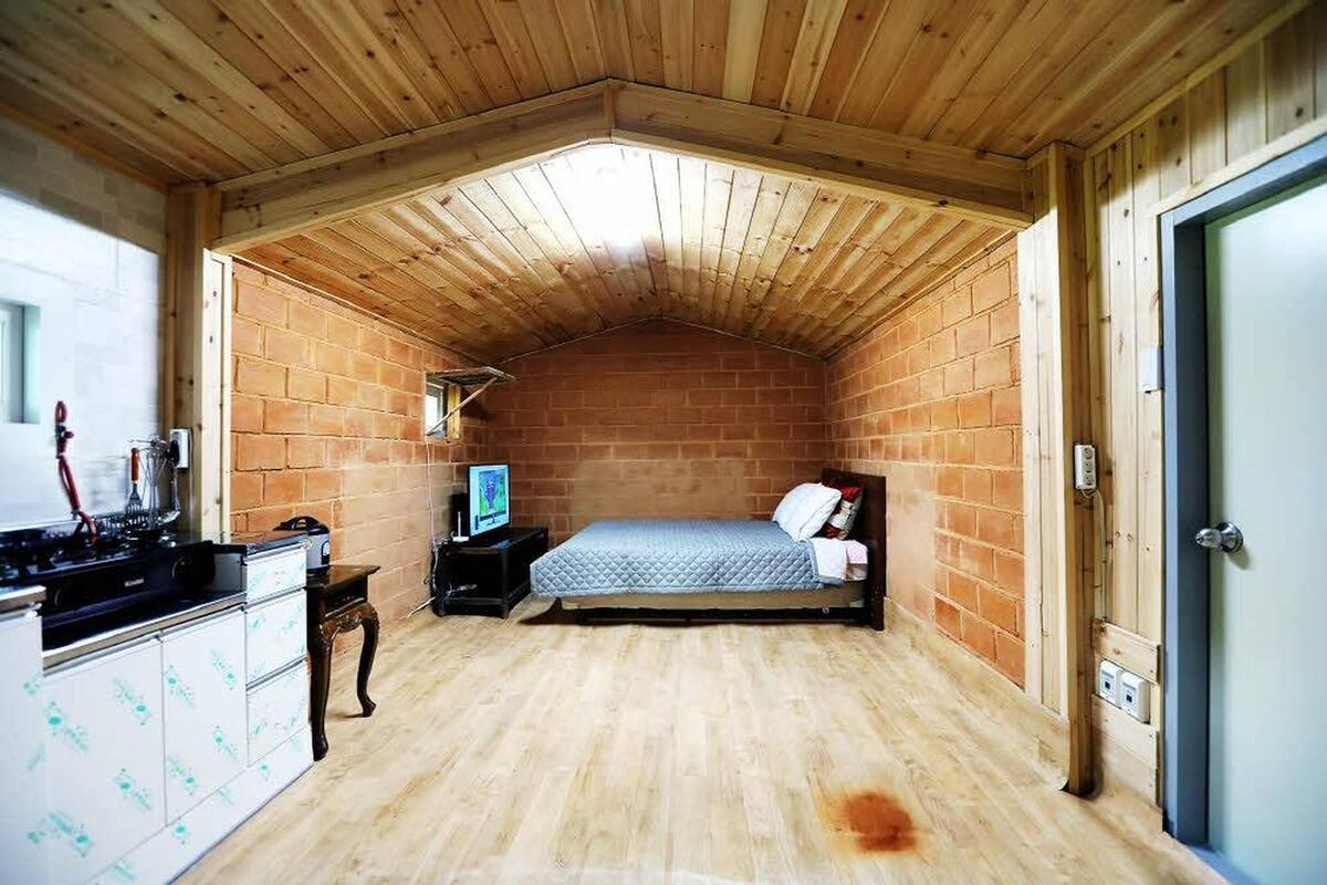 Basic Room, 1 Bedroom (coco(withpet)) | 1 bedroom, WiFi (free)
