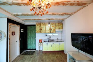 Basic Room, 1 Bedroom (sapphire(2cheong)(withpet)) | 1 bedroom, free WiFi - Pocheon Saebyeokjong Pension (Pocheon)