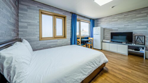 Jeju Seongsan Baekrok Kids Pension