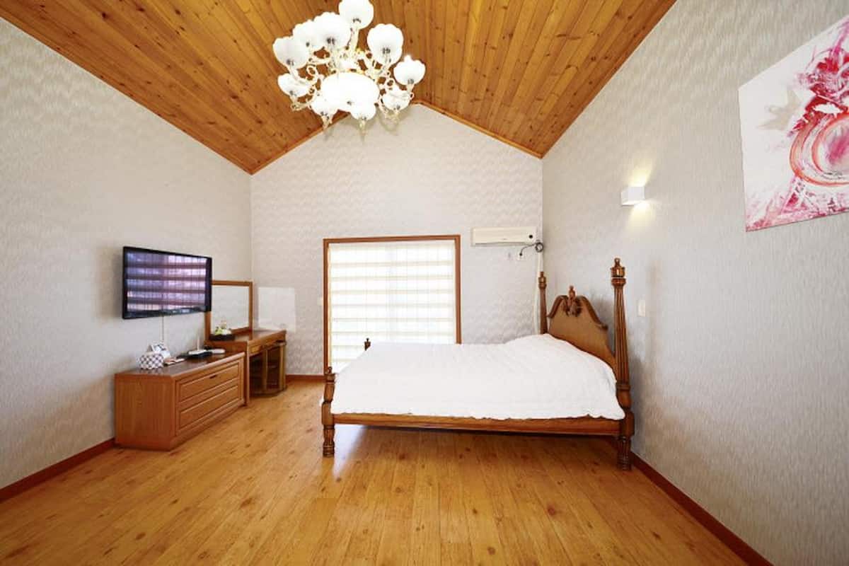 Basic Room, 1 Bedroom (isabel (ocean view)) | 1 bedroom, free WiFi