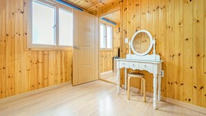 Basic Room, 2 Bedrooms (wood - C) | 1 bedroom, free WiFi