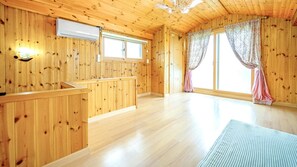 Basic Room, 2 Bedrooms (wood - C) | 1 bedroom, free WiFi