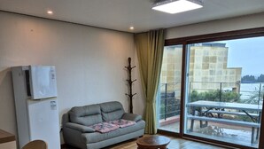 Unclassified image, 2 of 82, button - Seogwipo Oasis Huyang Pension (Seogwipo)
