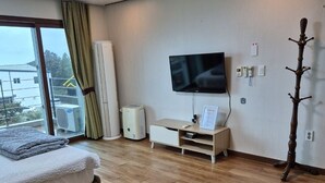 Unclassified image, 5 of 82, button - Seogwipo Oasis Huyang Pension (Seogwipo)