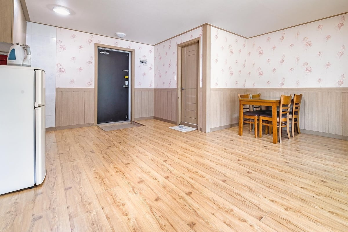 Basic Room, 1 Bedroom (203ho lavender) | 1 bedroom, free WiFi