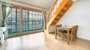 1 bedroom, free WiFi - Pyeongchang Heungjeong Sketch Pension (Pyeongchang)