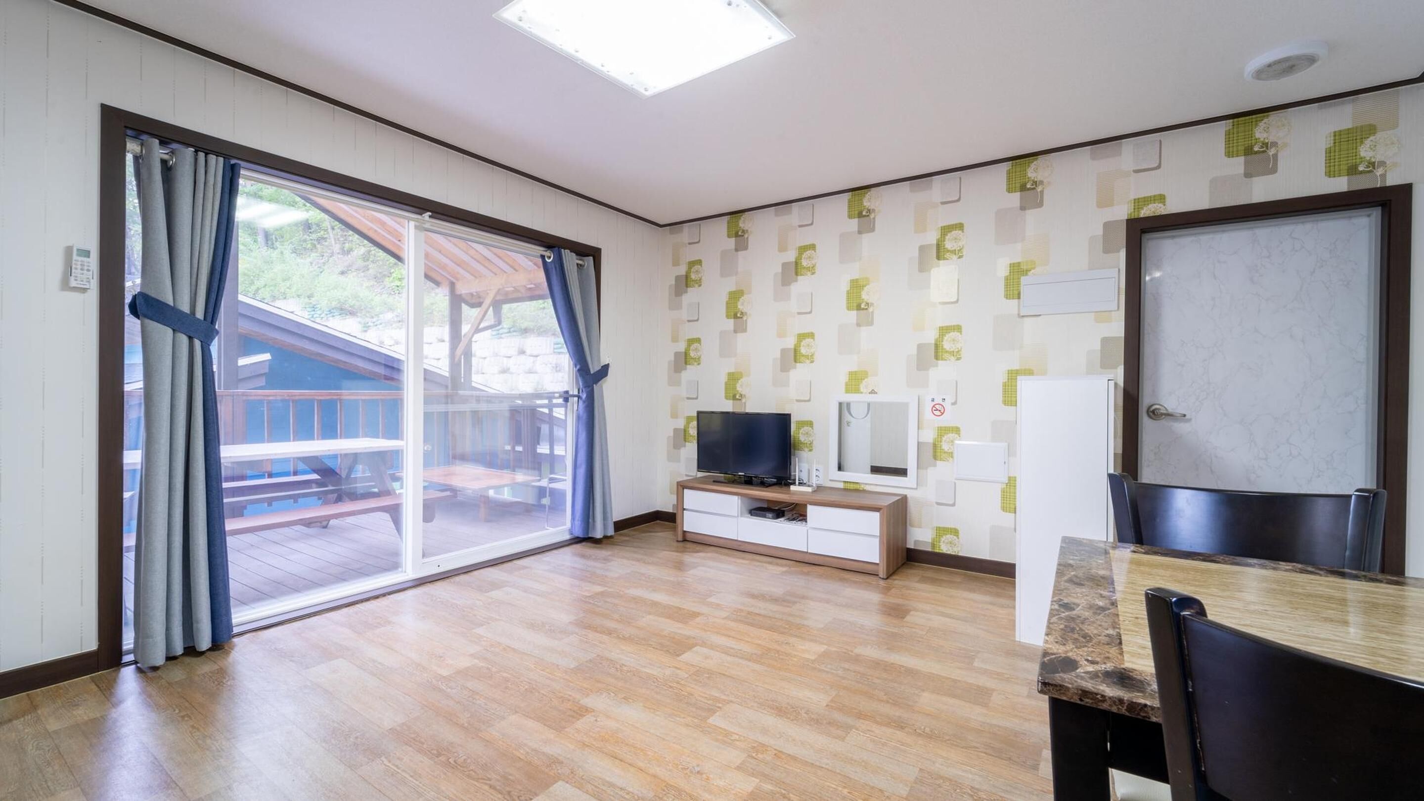 Basic Room, 1 Bedroom (orangedog 2floor) | 1 bedroom, free WiFi