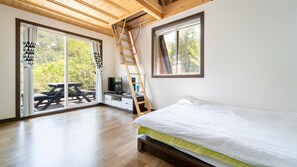 Basic Room, 1 Bedroom (blackwhite 1ho) | 1 bedroom, free WiFi - Samcheok Deulre Pension (Samcheok)