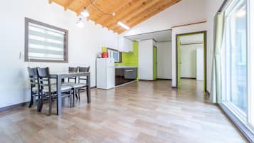 Basic Room, 2 Bedrooms (bluedong) | 1 bedroom, free WiFi