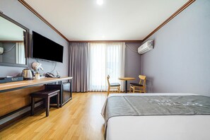 1 개의 침실, 무료 WiFi