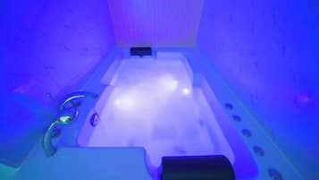 Basic Room, 1 Bedroom (102Ho(spa)) | WiFi (free)