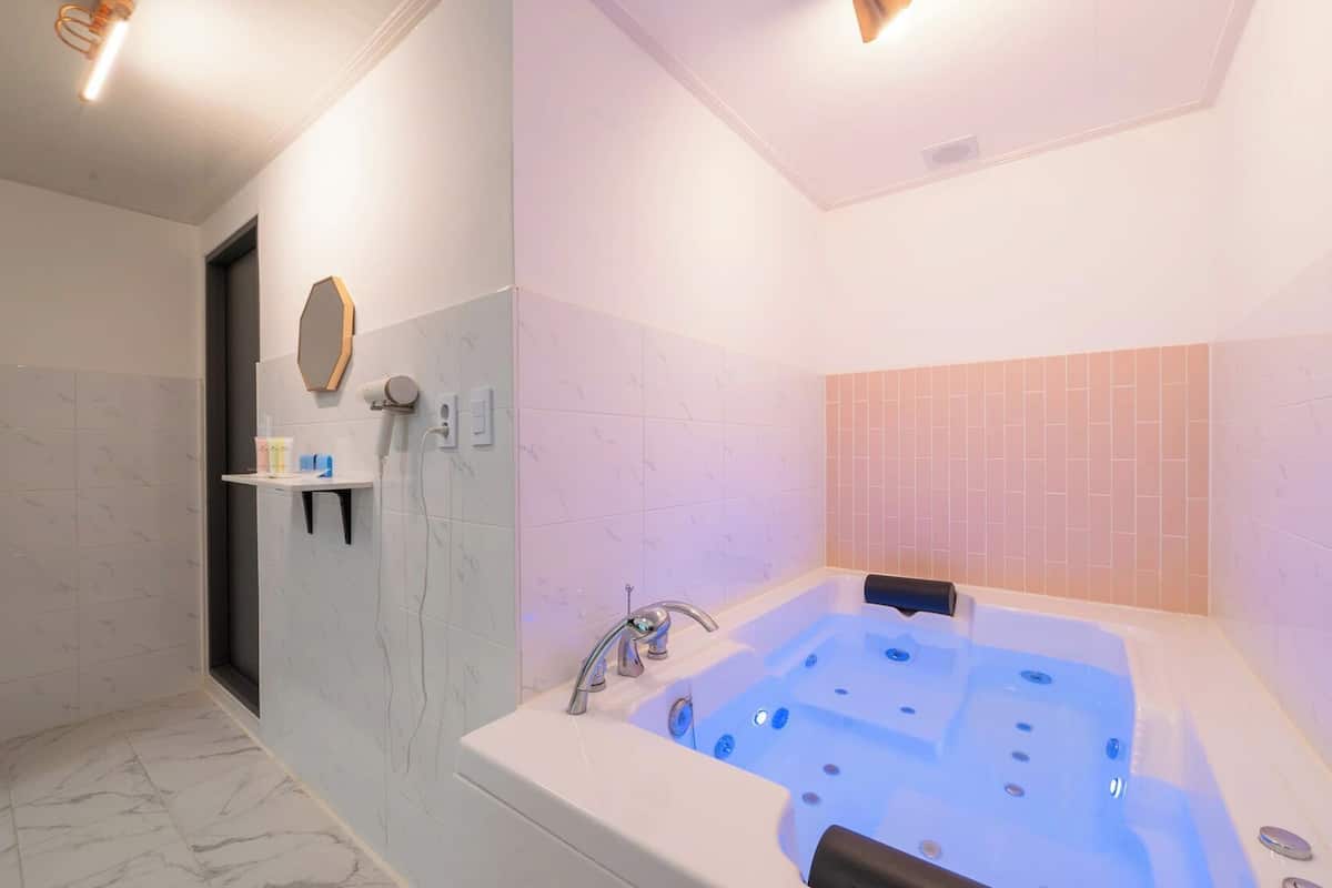 Basic Room, 1 Bedroom (105Ho(spa)) | Free WiFi