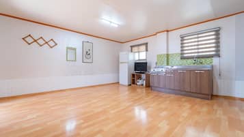 Basic Room, 1 Bedroom (special room2) | 1 bedroom, free WiFi