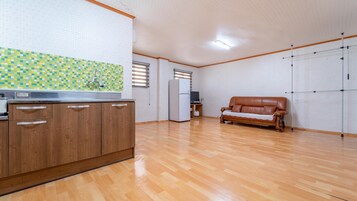 Basic Room, 1 Bedroom (special room1) | 1 bedroom, free WiFi