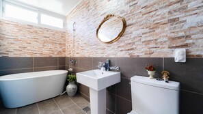 Basic Room, 2 Bedrooms (Solbaram) | 1 bedroom, free WiFi - Jeju Byeoleuldameunbaramarae Pension (Jeju City)