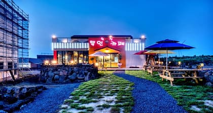 Jeju Woljeongri Pungcha Pension