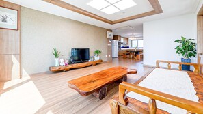 Chambre de base, 3 chambres (Dokchae) | 1 chambre, accès au Wi-Fi (inclus)