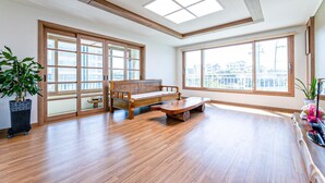 Basic Room, 3 Bedrooms (Dokchae)