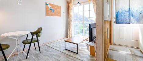 Basic Room, 1 Bedroom (Damongchae couple) | 1 bedroom, free WiFi