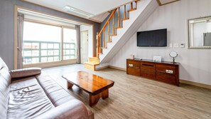 Basic Room, 1 Bedroom (202) | 1 bedroom, free WiFi - Jeju Badagreen Pension (Jeju City)