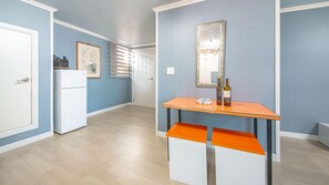 Basic Room, 1 Bedroom (Haetsal) - Goseong Omaju Pension (Goseong)