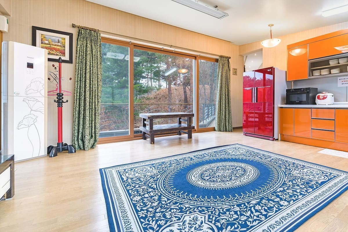 Basic Room, 1 Bedroom (buckingham) | 1 bedroom, free WiFi