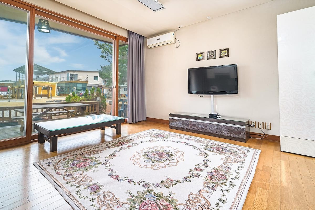 Basic Room, 1 Bedroom (provence101) | 1 bedroom, free WiFi