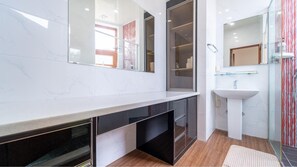 Basic Room, 2 Bedrooms (castle) | 1 bedroom, free WiFi - Gangneung Pinepalace Pasion (Gangneung)